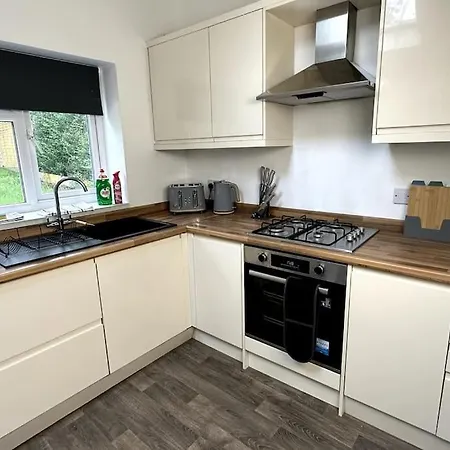 Ferienhaus Large House - Free Parking - Centre Location