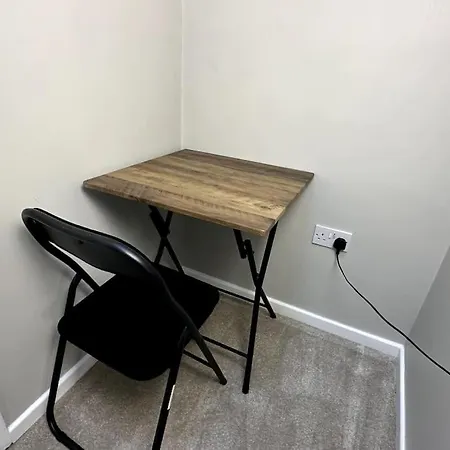 Large House - Free Parking - Centre Location بيت للعطل *